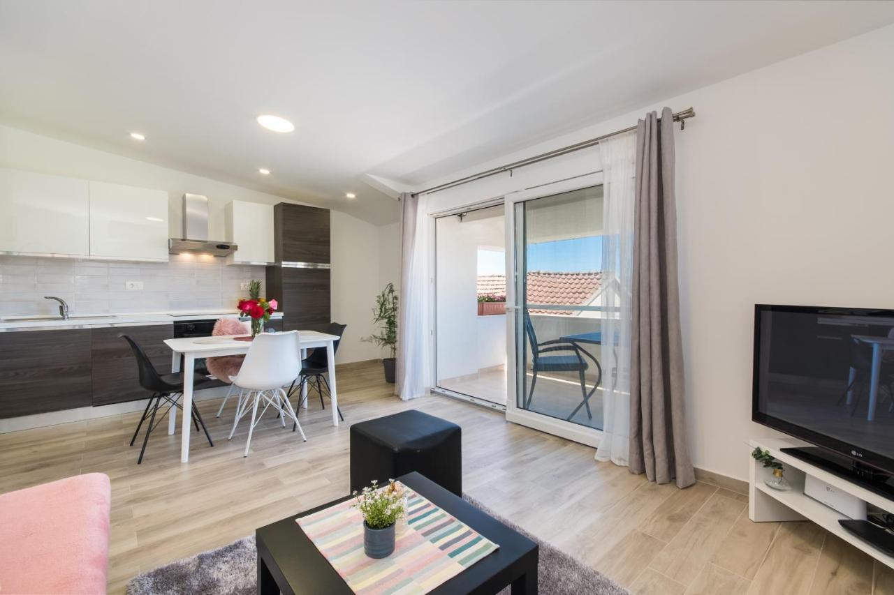 Apartment Finta Rogotin Exteriör bild