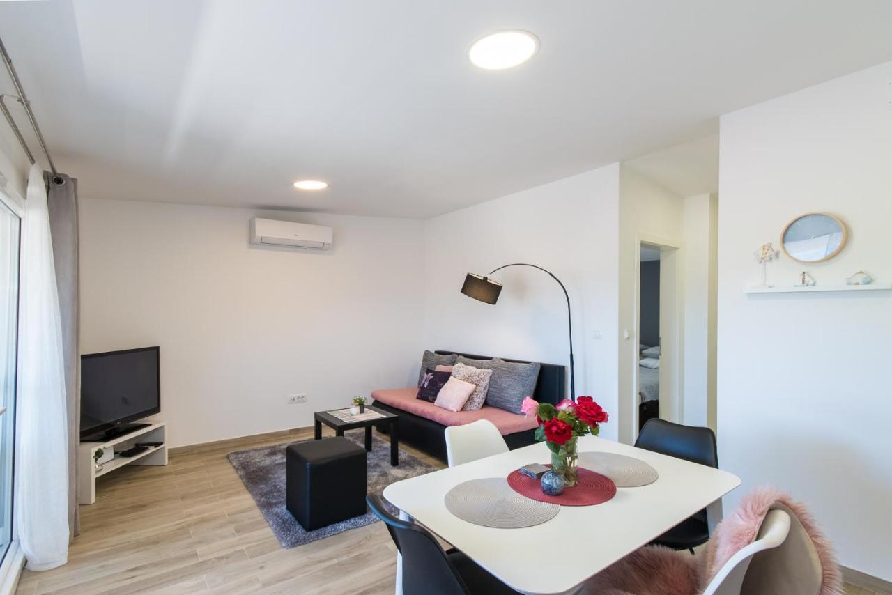 Apartment Finta Rogotin Exteriör bild